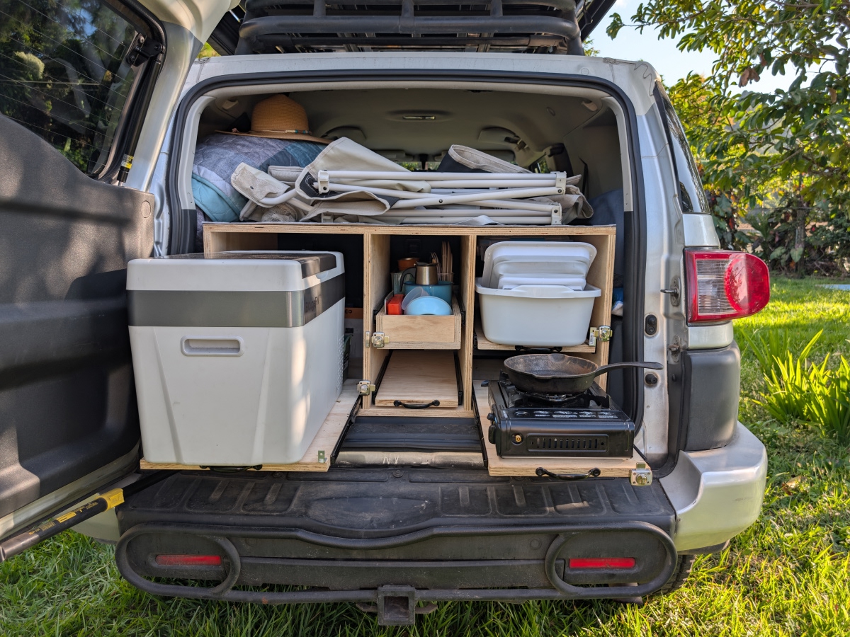 Toyota FJ Cruiser Interior Back